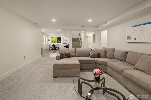 6635 57th Avenue NE, Seattle, WA 98115