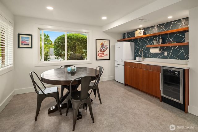 6635 57th Avenue NE, Seattle, WA 98115