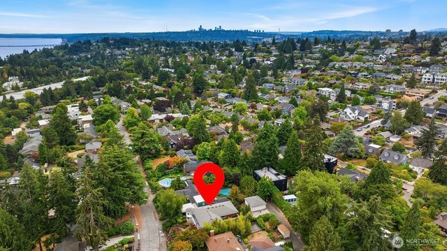 6635 57th Avenue NE, Seattle, WA 98115