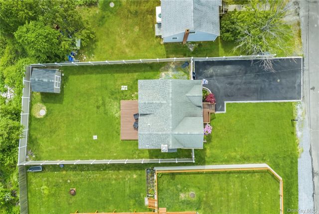 24 Peters Drive, Shirley, NY 11967