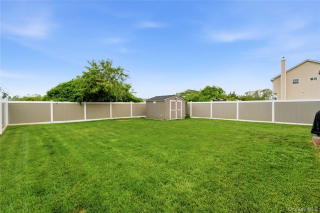 24 Peters Drive, Shirley, NY 11967