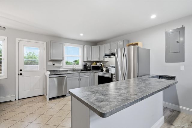 24 Peters Drive, Shirley, NY 11967