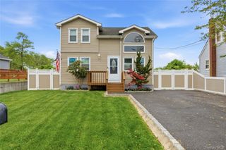 24 Peters Drive, Shirley, NY 11967