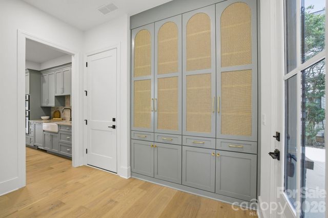519 Meadowbrook Road, Charlotte, NC 28211