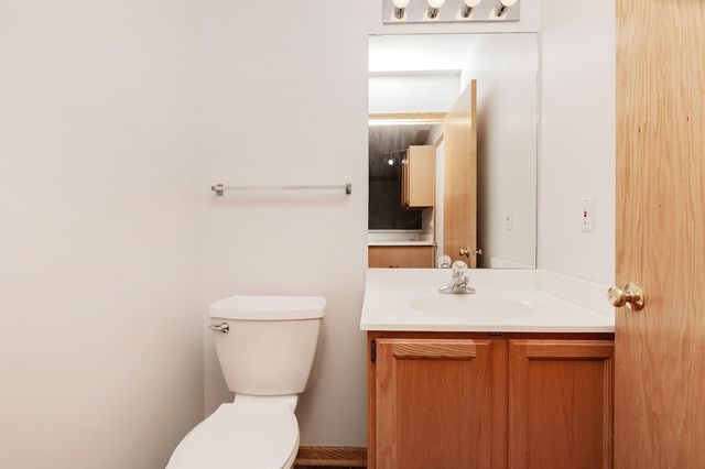 1035 68th Street 7, West Des Moines, IA 50266