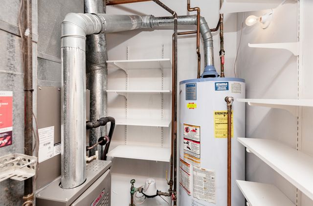 1035 68th Street 7, West Des Moines, IA 50266