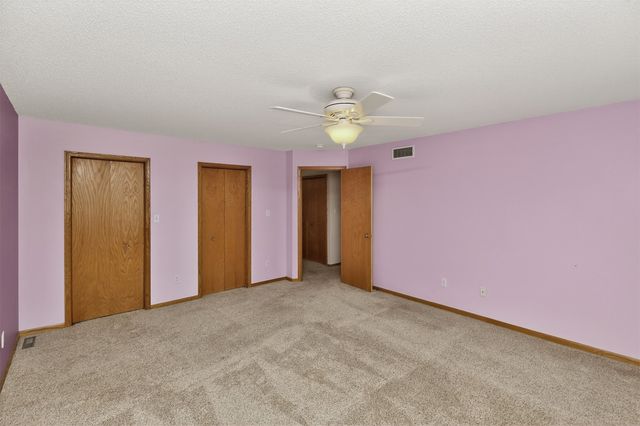 1035 68th Street 7, West Des Moines, IA 50266