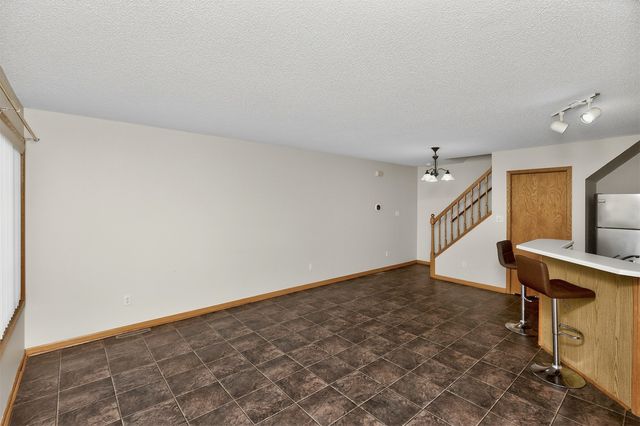 1035 68th Street 7, West Des Moines, IA 50266