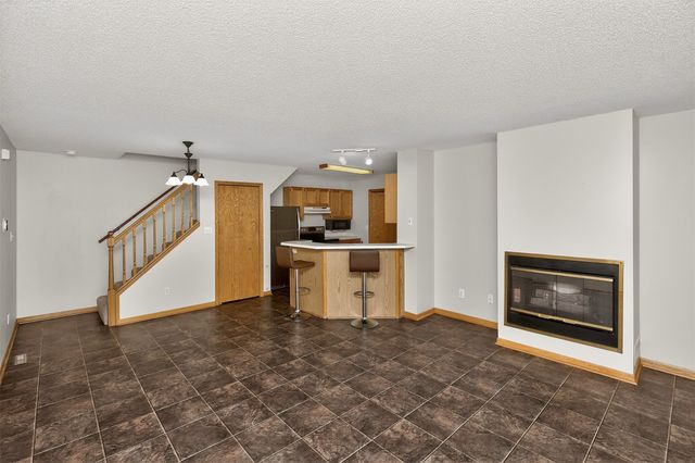 1035 68th Street 7, West Des Moines, IA 50266