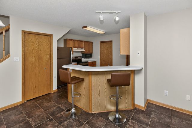 1035 68th Street 7, West Des Moines, IA 50266