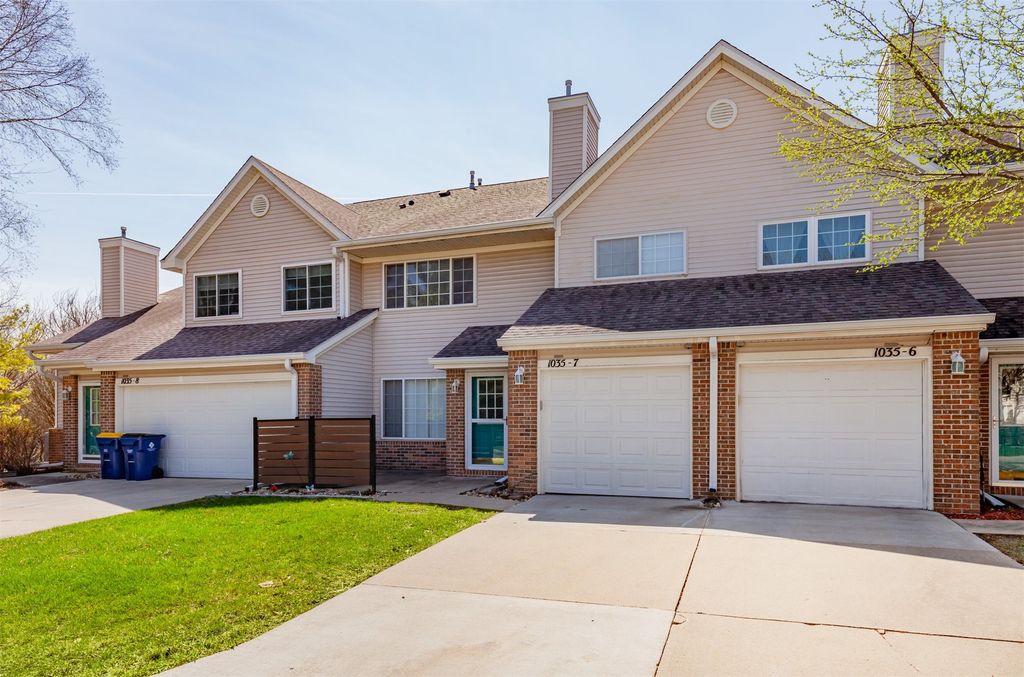 1035 68th Street 7, West Des Moines, IA 50266