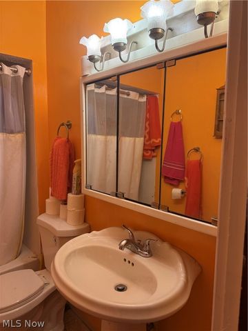 7405 Indiana Avenue, Cleveland, OH 44105