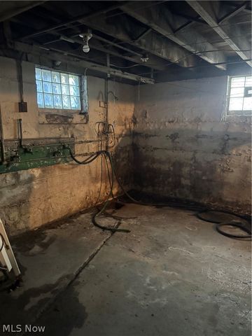 7405 Indiana Avenue, Cleveland, OH 44105