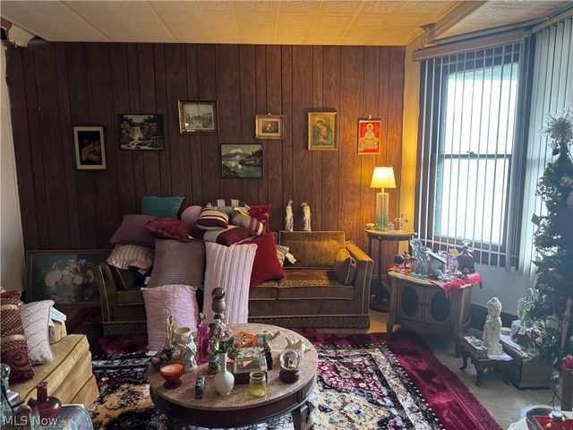 7405 Indiana Avenue, Cleveland, OH 44105