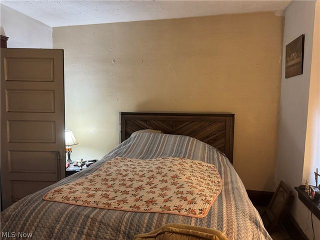 7405 Indiana Avenue, Cleveland, OH 44105