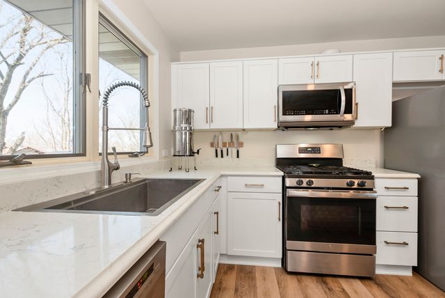 20148 S Greenfield Lane, Frankfort, IL 60423