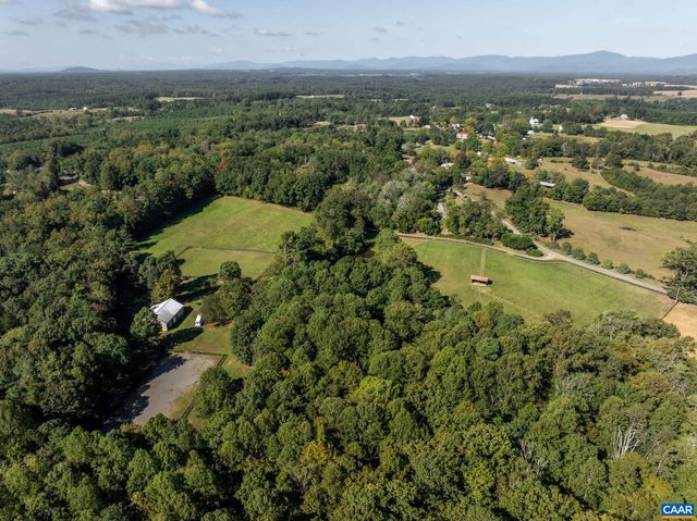 324 LONGSHOT LN, Rochelle, VA 22738