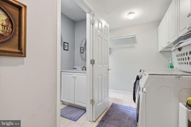 2130 STERNERS RD, Green Lane, PA 18054