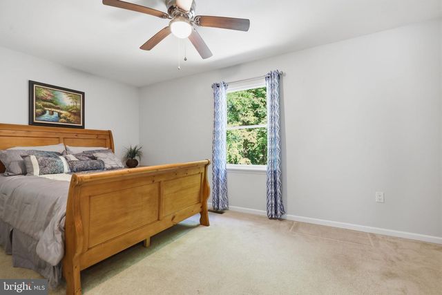 2130 STERNERS RD, Green Lane, PA 18054