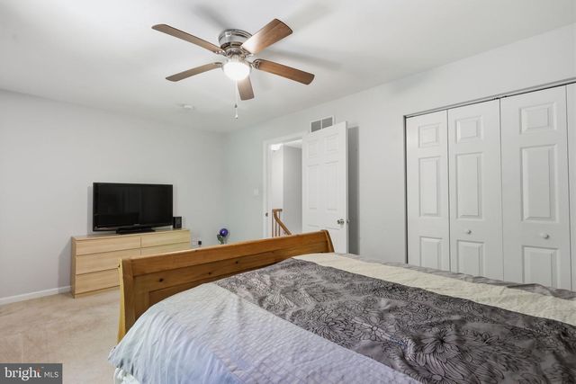 2130 STERNERS RD, Green Lane, PA 18054