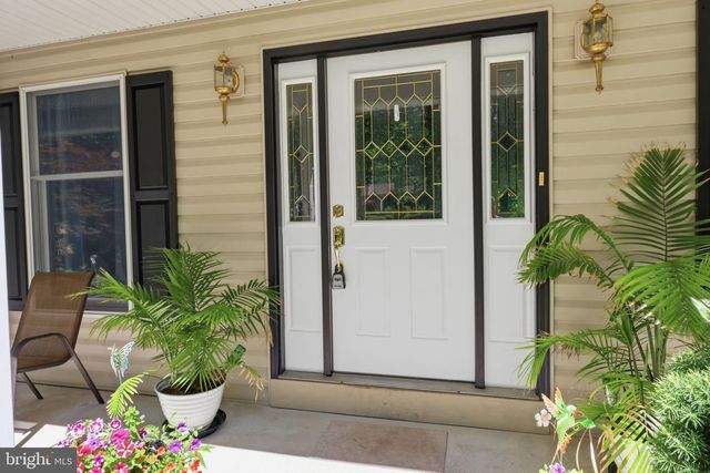 2130 STERNERS RD, Green Lane, PA 18054