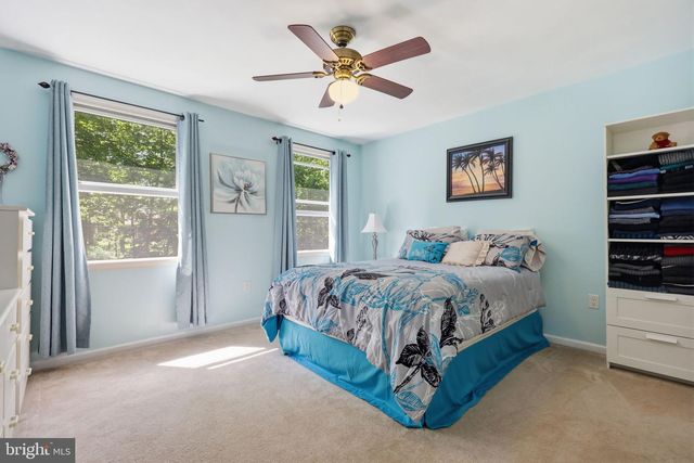 2130 STERNERS RD, Green Lane, PA 18054