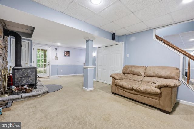 2130 STERNERS RD, Green Lane, PA 18054