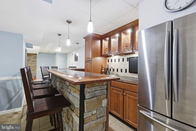 2130 STERNERS RD, Green Lane, PA 18054