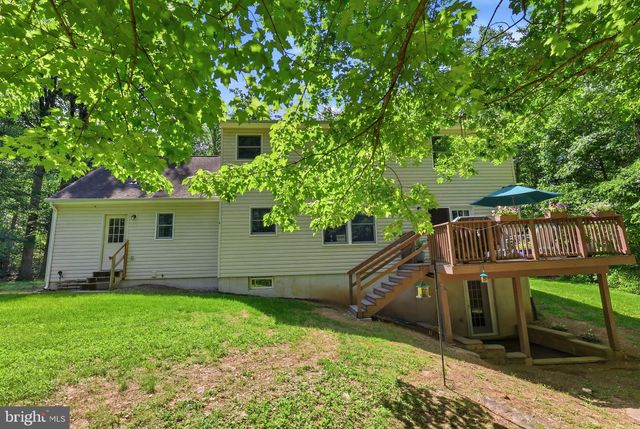 2130 STERNERS RD, Green Lane, PA 18054