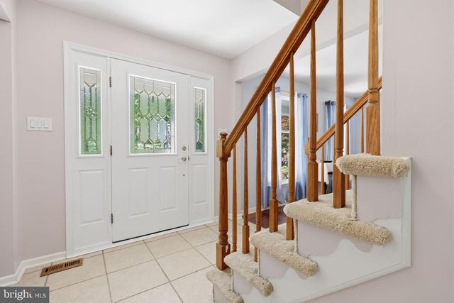2130 STERNERS RD, Green Lane, PA 18054