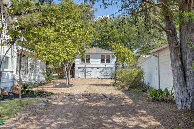 206 N Rusk, Fayetteville, TX 78940