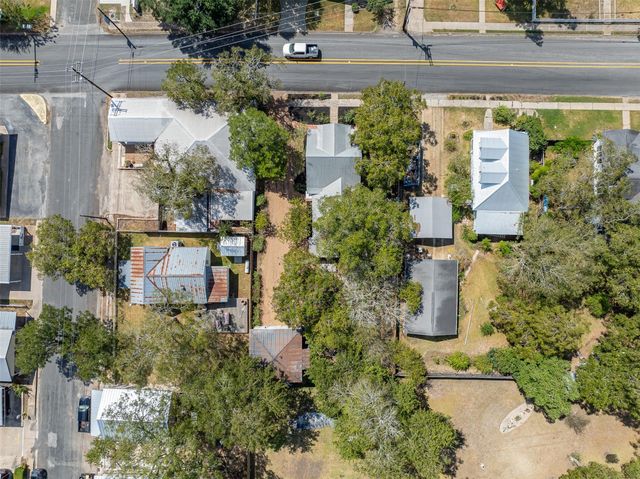206 N Rusk, Fayetteville, TX 78940