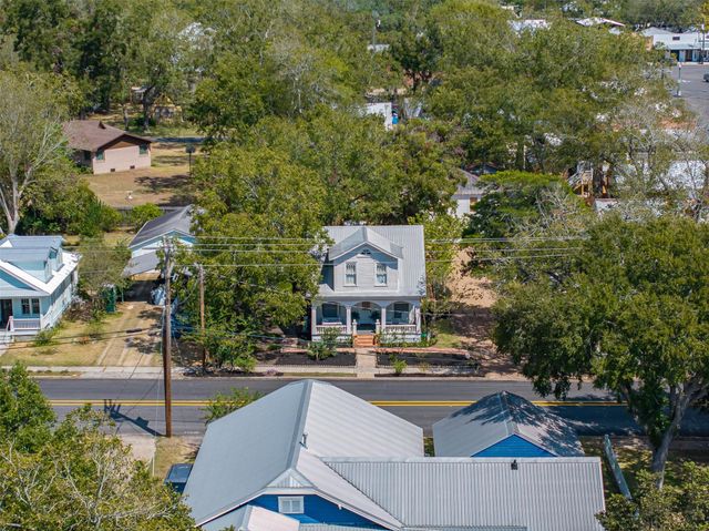 206 N Rusk, Fayetteville, TX 78940
