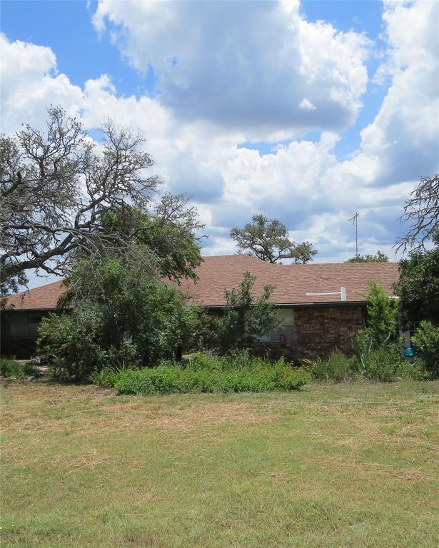 300 Oak Springs DR, Dripping Springs, TX 78620