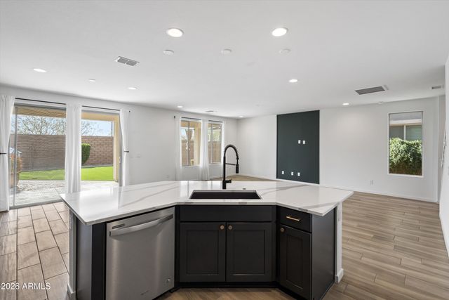 3139 E TINA Drive, Phoenix, AZ 85050