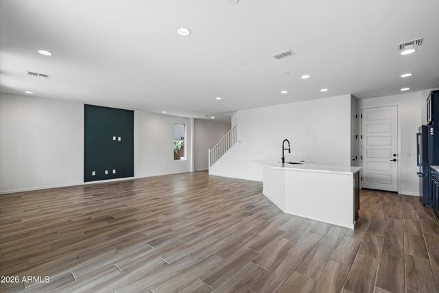 3139 E TINA Drive, Phoenix, AZ 85050