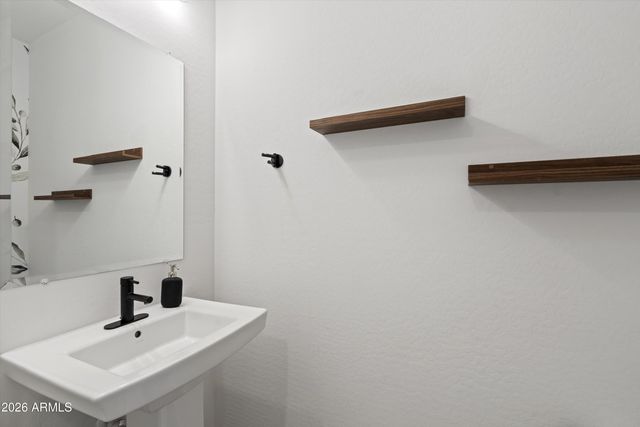 3139 E TINA Drive, Phoenix, AZ 85050