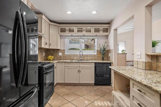 1733 SCHOONER WAY, Carlsbad, CA 92008