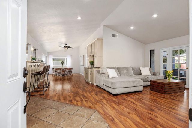 1733 SCHOONER WAY, Carlsbad, CA 92008