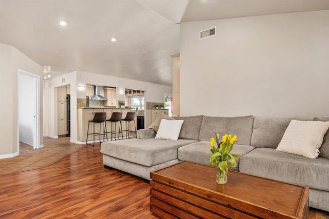 1733 SCHOONER WAY, Carlsbad, CA 92008