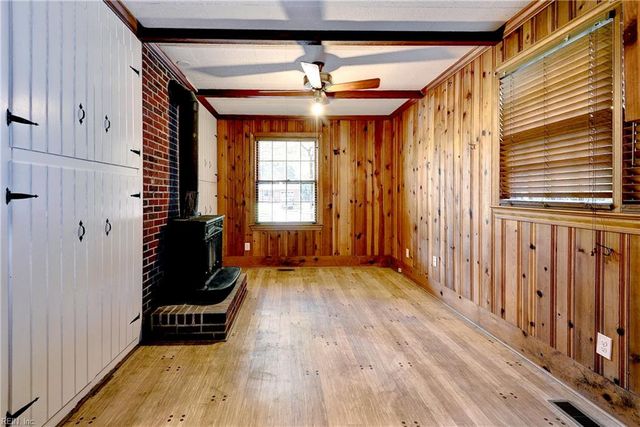 3 Bonnie LN, Newport News, VA 23606