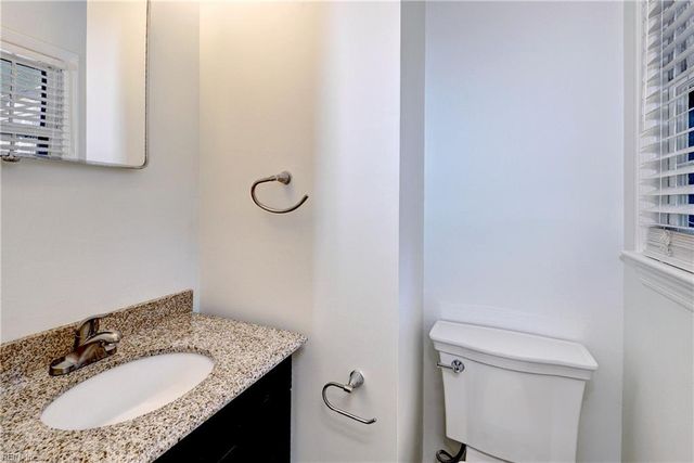 3 Bonnie LN, Newport News, VA 23606