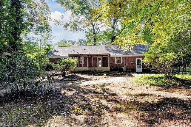 3 Bonnie LN, Newport News, VA 23606
