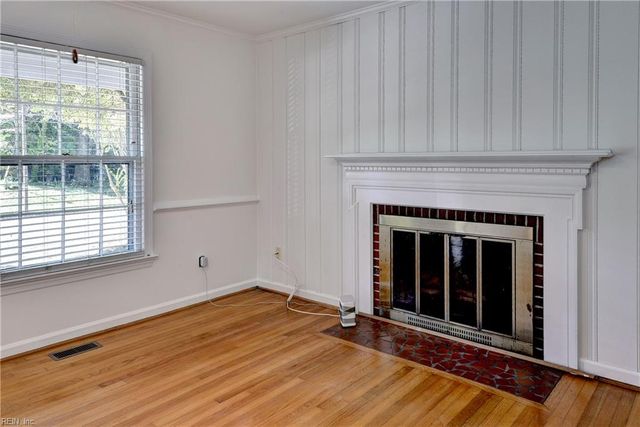 3 Bonnie LN, Newport News, VA 23606
