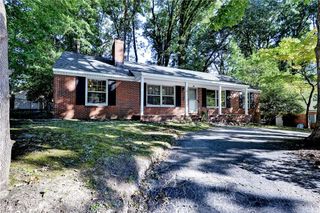 3 Bonnie LN, Newport News, VA 23606