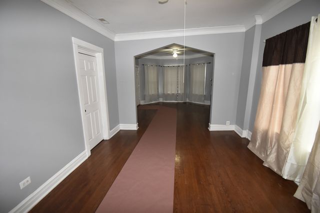 5742 S Artesian Avenue 2, Chicago, IL 60629