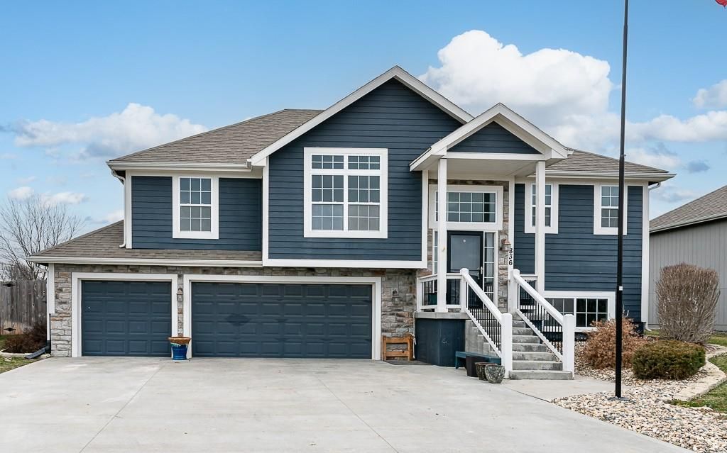 23576 235th Street, Leavenworth, KS 66048