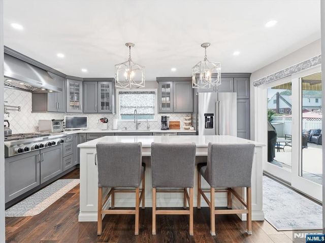 42 Winslow Terrace, Fair Lawn, NJ 07410