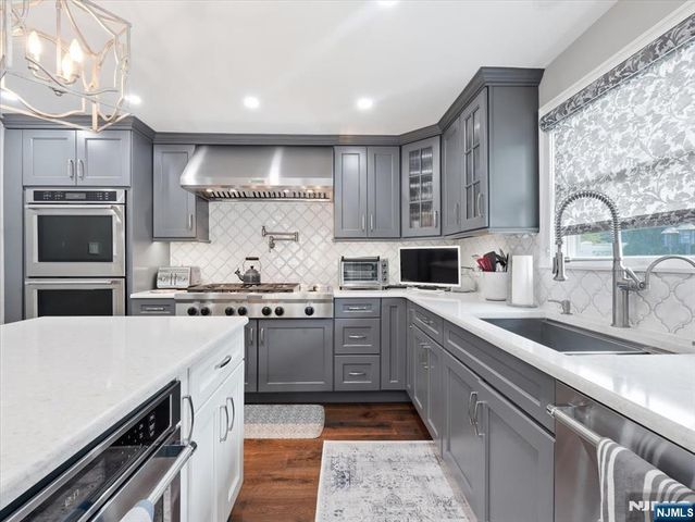 42 Winslow Terrace, Fair Lawn, NJ 07410