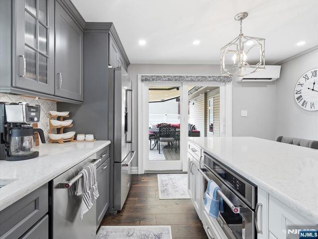 42 Winslow Terrace, Fair Lawn, NJ 07410